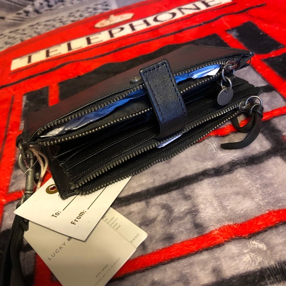 ❗️SOLD❗️NWT Lucky Brand Black Leather wristlet - Picture 5 of 8